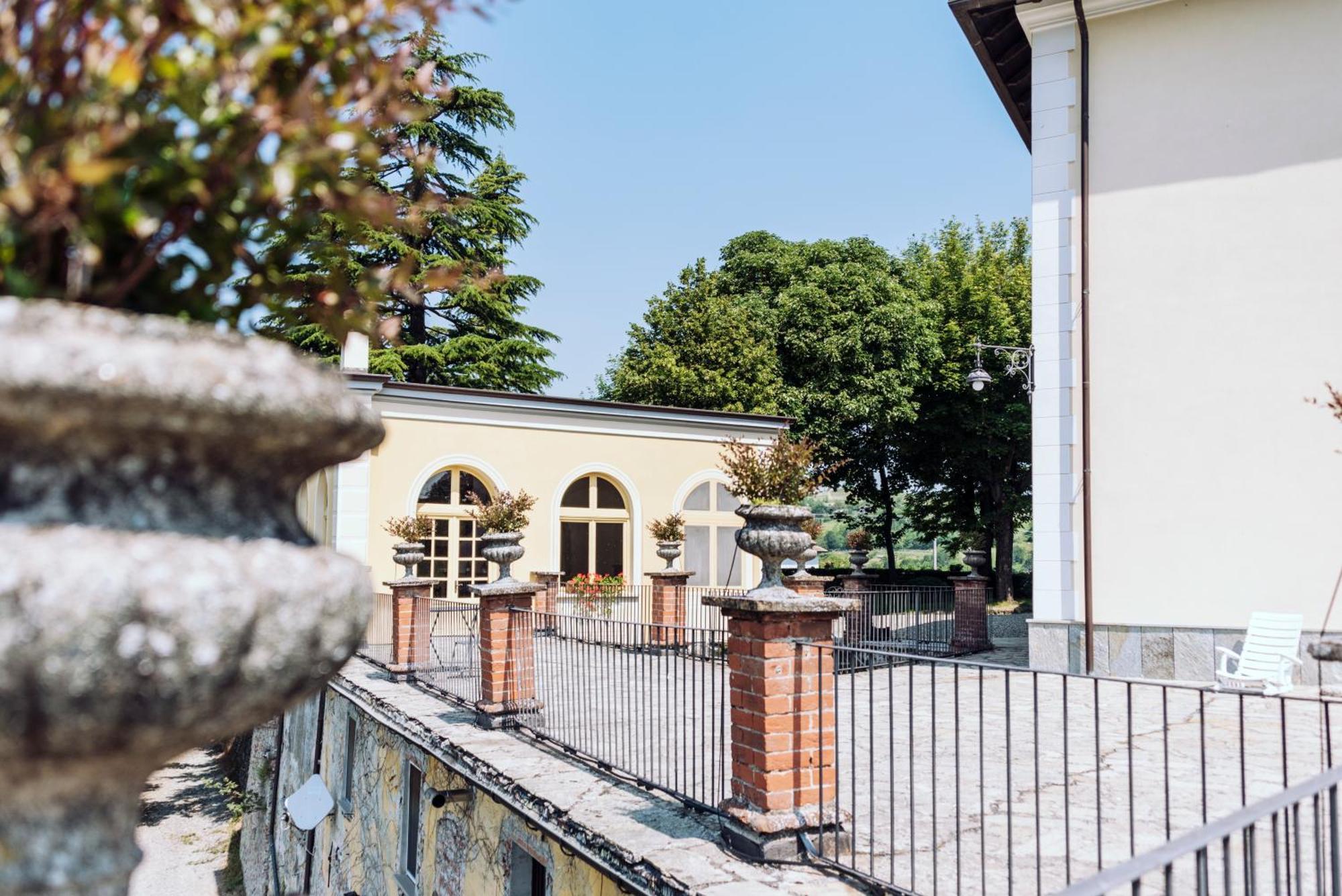 Castello Di Grillano Guest House Ovada Eksteriør billede